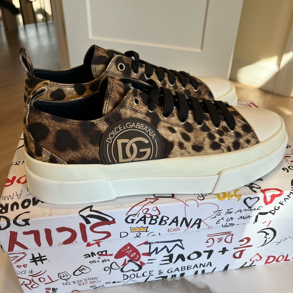 Dolce Gabbana leopard print lace up sneakers
